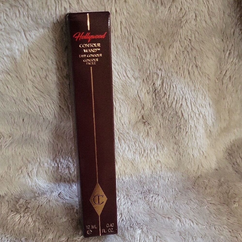 Charlotte Tilbury Contour Wand in Fair Medium